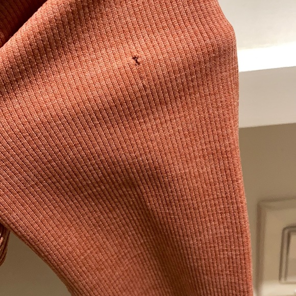 Lululemon Yin Vibes Turtleneck - Picture 10 of 10